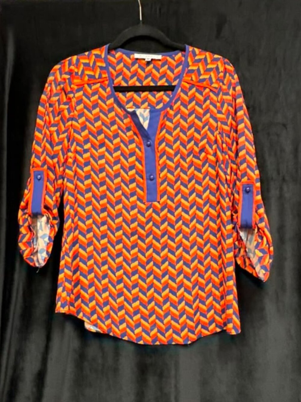 Color blouse for outing or work